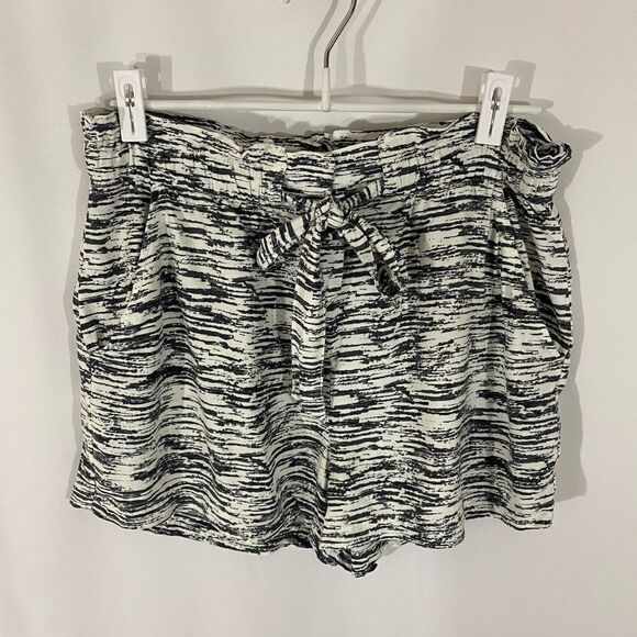 Lou & Grey Ruffle Waist Paperbag Shorts - Picture 1 of 7
